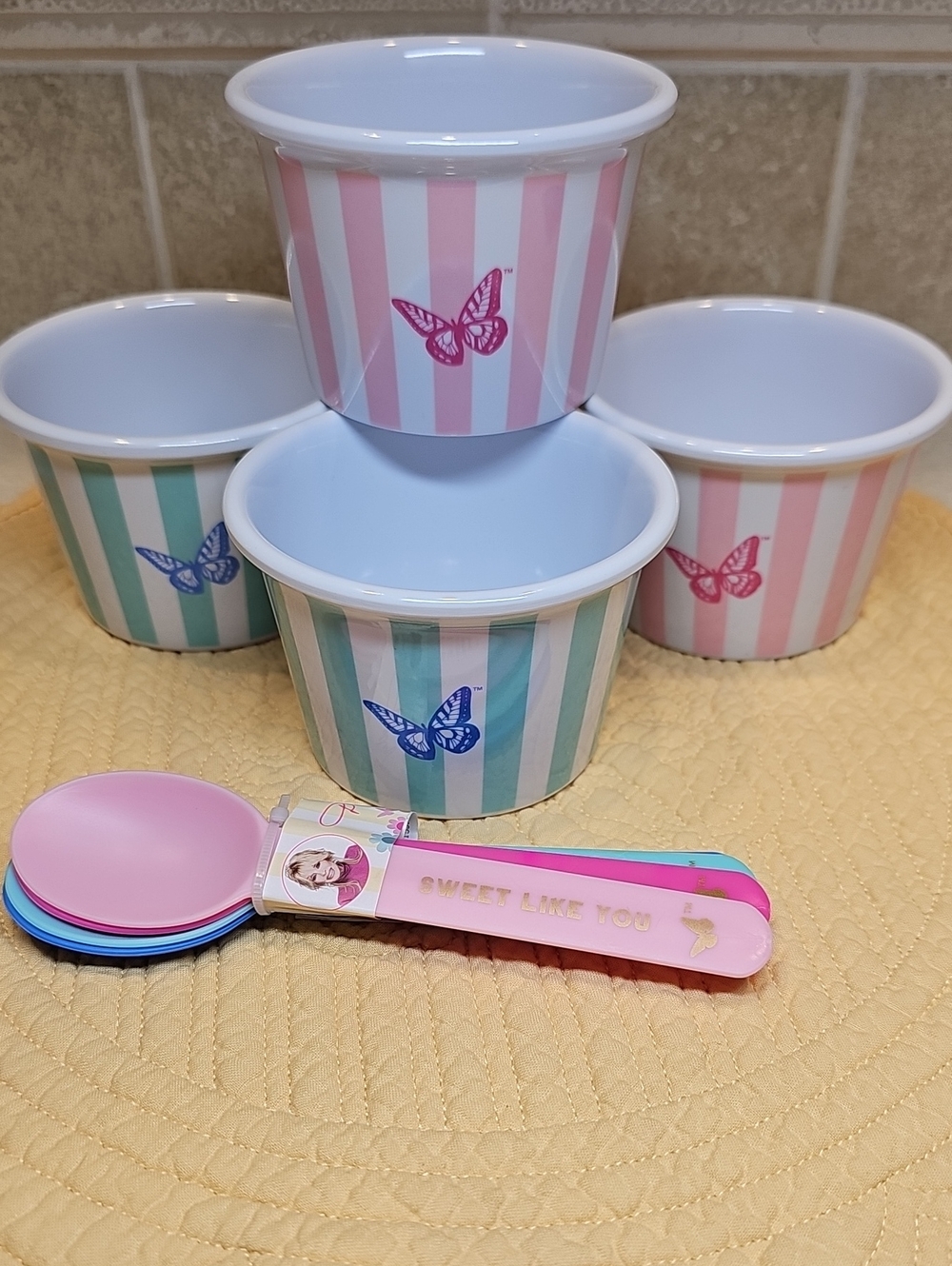 Dolly Parton Ice Cream Cups And Spoons 4 Cups 4 Spoons Set